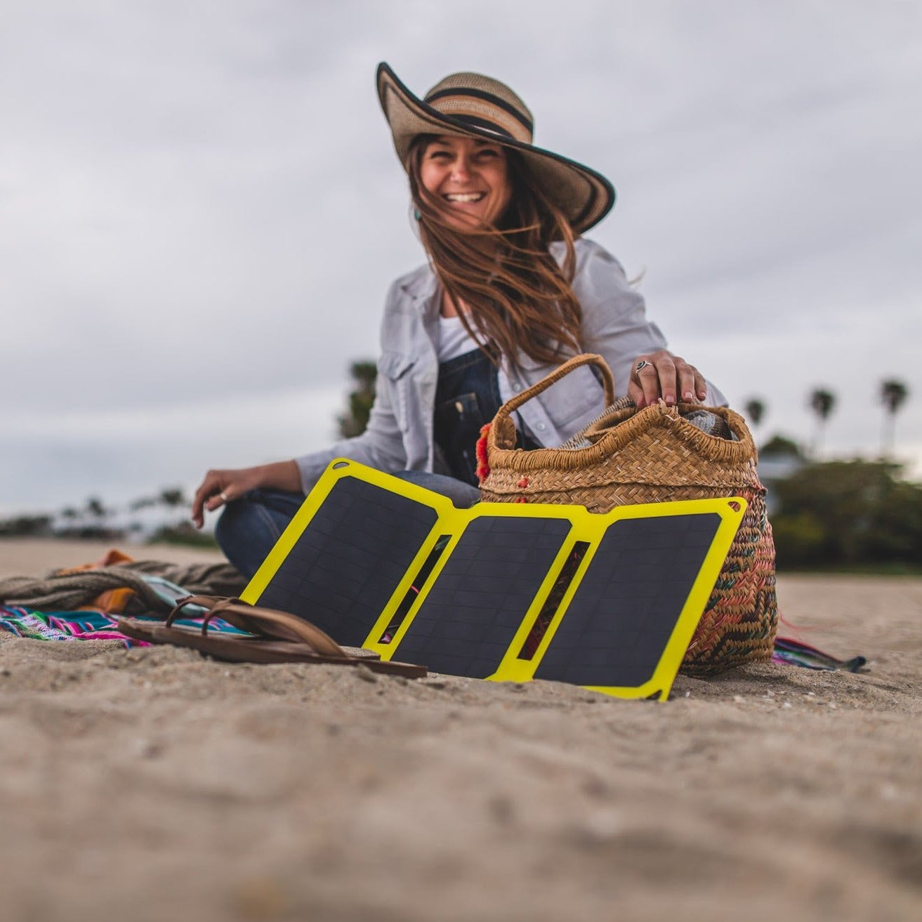 25 watt portable solar charger